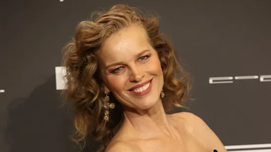 Slavna manekenka oduševljava i u 52. godini: Zasjenila je i Irinu Shayk na poznatom događaju