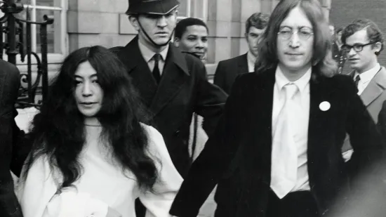 Žena koja je 'uništila' Beatlese, ali osvojila Johna Lennona: Tko je bila Yoko Ono?