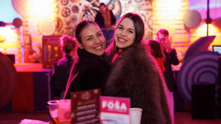 Ljepotica u smeđoj bundi zasjala na zadarskom adventu