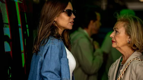 Plijeni poglede gdje god se pojavi: Ima 38 godina, troje djece i uskoro rađa prvo dijete F1 legendi