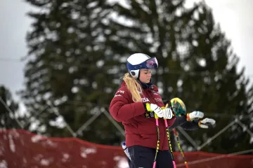 Najstarija pobjednica je malo zaboravna: Gubi opremu i moli za pomoć