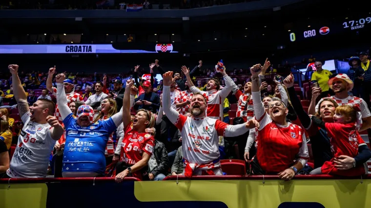 Od tuge i očaja do velike euforije: Evo kako su hrvatski navijači okupirali Malmo Arenu