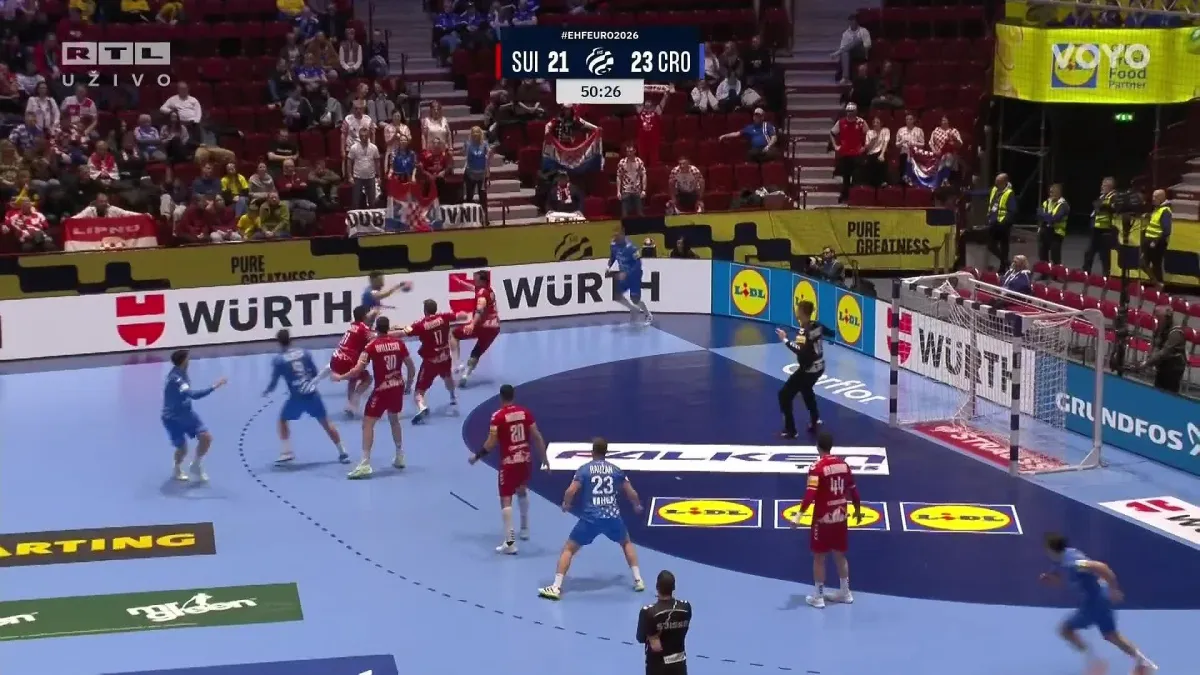 Srna zabio super važan gol, a pažnju je ukrala misteriozna navijačica Kép