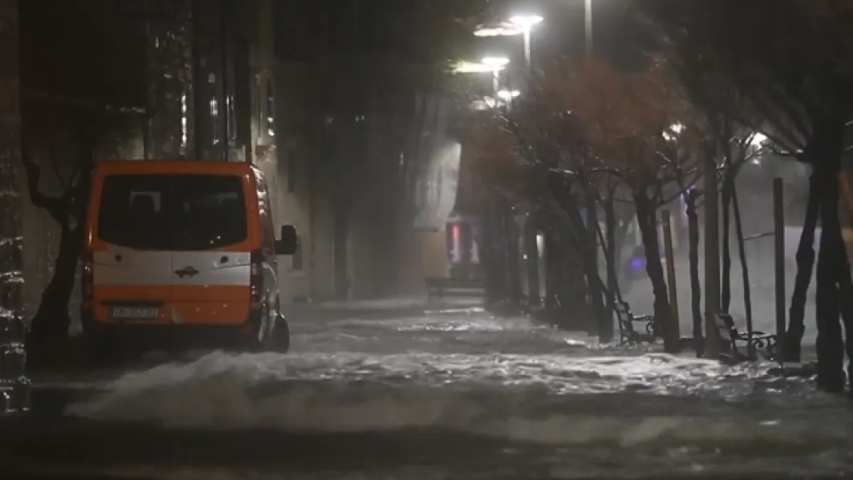 Dalmatinci ovakvo jugo nisu doživjeli godinama: Svih sedam Kaštela bilo je pod vodom Kép