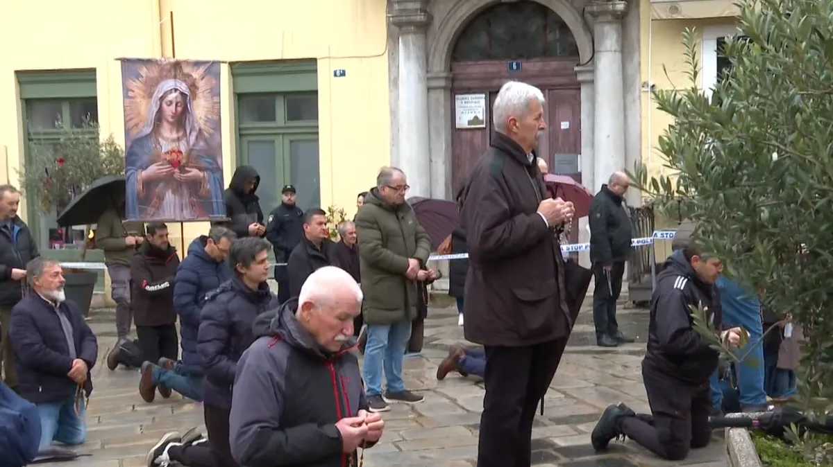 Riječani žele maknuti molitelje s ulica Kép