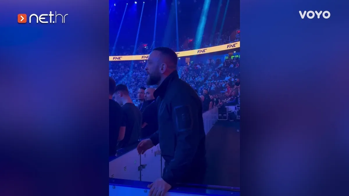 Pravi šampion i kolega! Pogledajte kako Slo Rocky nakon bolnog poraza podržava Vitasovića Kép