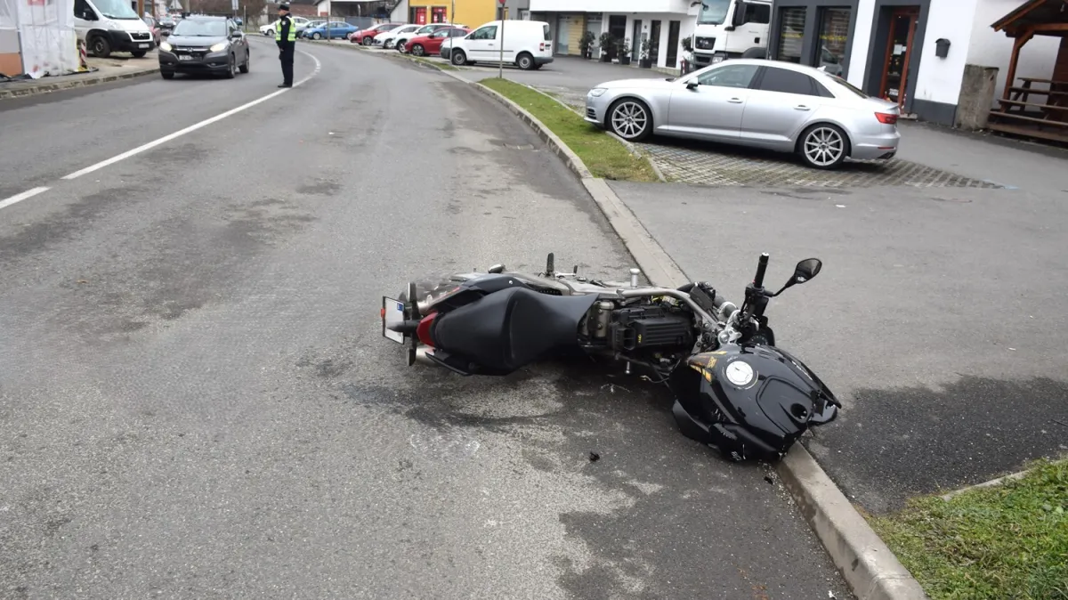 Izlazila s parkinga na glavnu cestu u rikverc, a onda je naletio motociklist: 'U bolnici je'