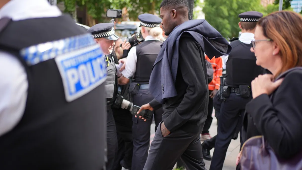 Pa što se događa? Bivša zvijezda Arsenala optužena za još dva silovanja