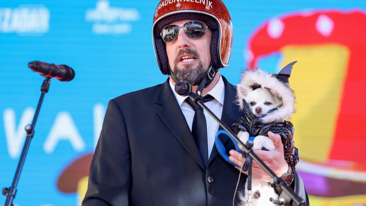 Erlić više nije gradonačelnik, na njegovo mjesto došao pjevač! Svog ljubimca dovodi i na posao