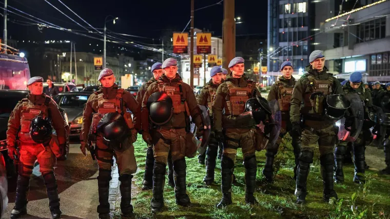Policija u punoj opremi u sredi&scaron;tu Sarajeva: 'Ako nas sve poubijate od koga ćete krasti?'