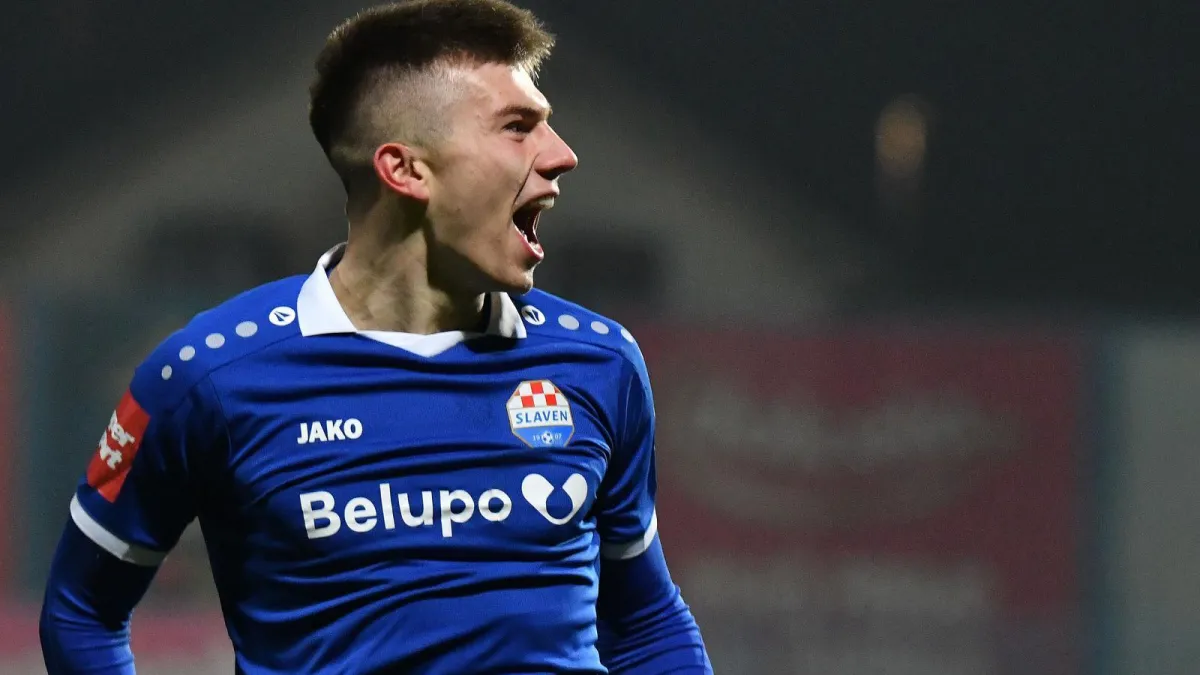 Jagušić debitirao, Panathinaikos do boda protiv Larisse Kép