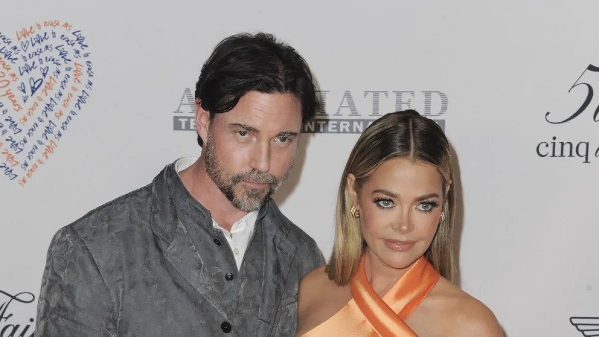 Bivši suprug Denise Richards traži pola njezine zarade s OnlyFansa Kép