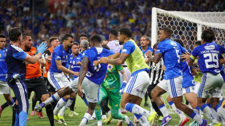 Makljaža kakvu svijet ne pamti! Pogledajte masovnu tučnjavu u Brazilu, sudac pokazao 23 crvena!