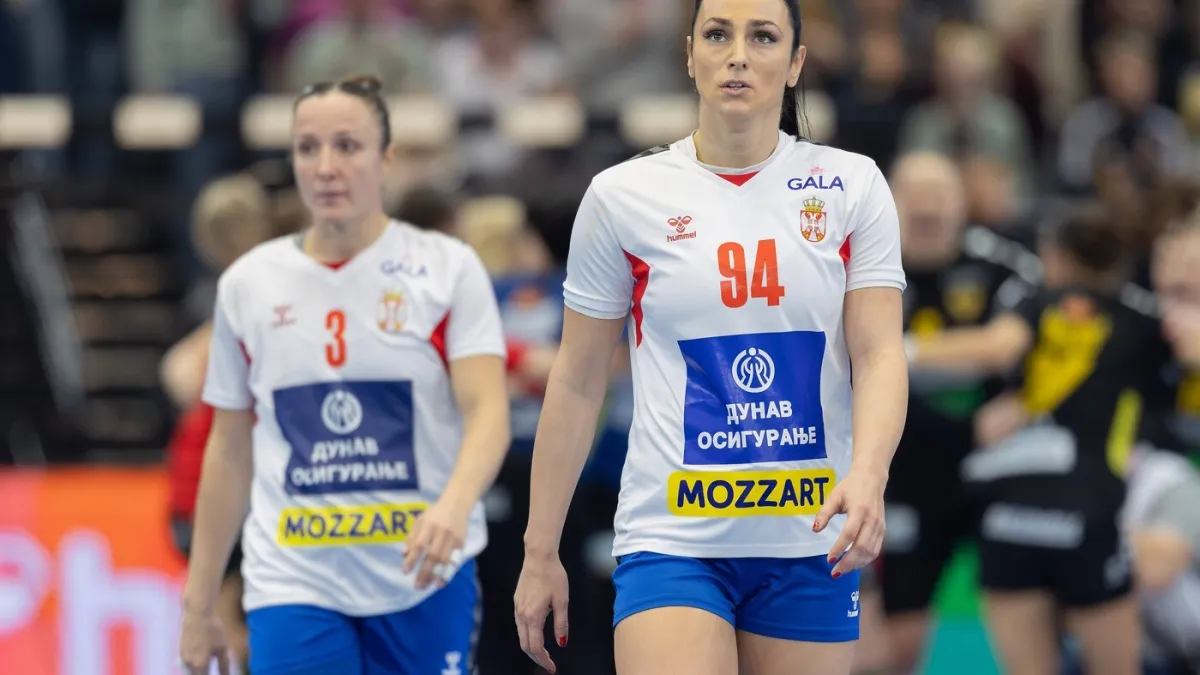 Sara dobiva svakakve udvaračke poruke od poznatih osoba: Otkrila kako reagiraju kad ih sretne vani