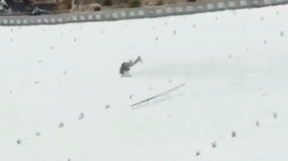 Horor na Planici: Slovenski skakač doživio strašan pad, publika ostala u šoku