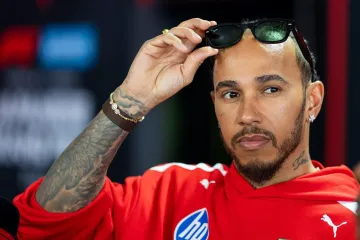 Svi su gledali u Hamiltona i njegov Ferrari vrijedan više od 4 milijuna dolara