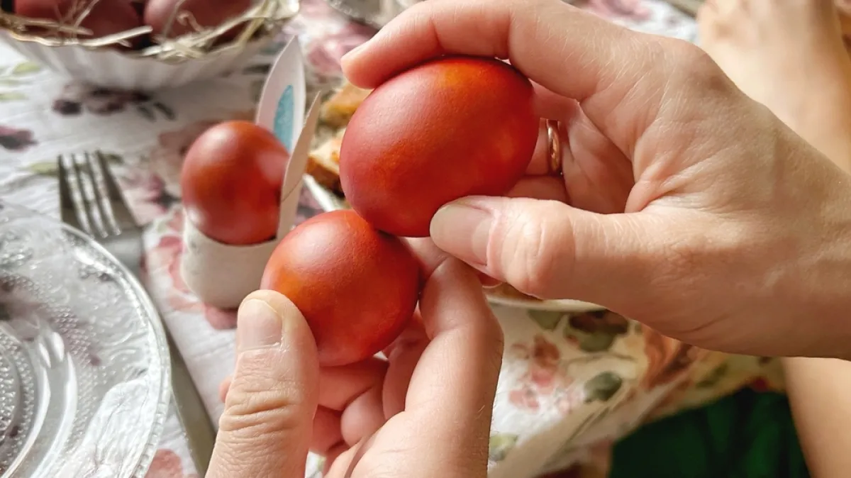 Od razapinjanja na križ do počinjenja zločina: Ovo su najbizarniji uskršnji običaji na svijetu