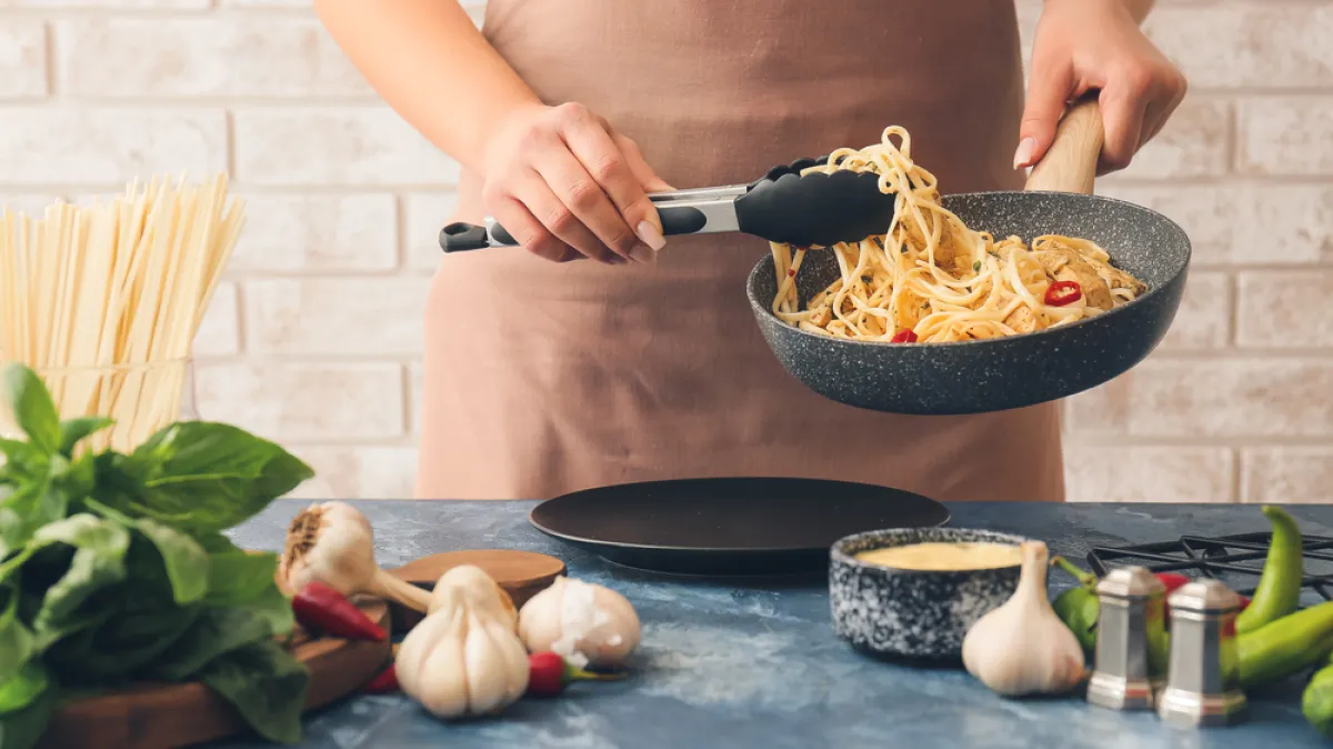 [KVIZ] Ako voliš kuhati, sigurni smo da barataš ovim tehnikama i načinima pripreme hrane