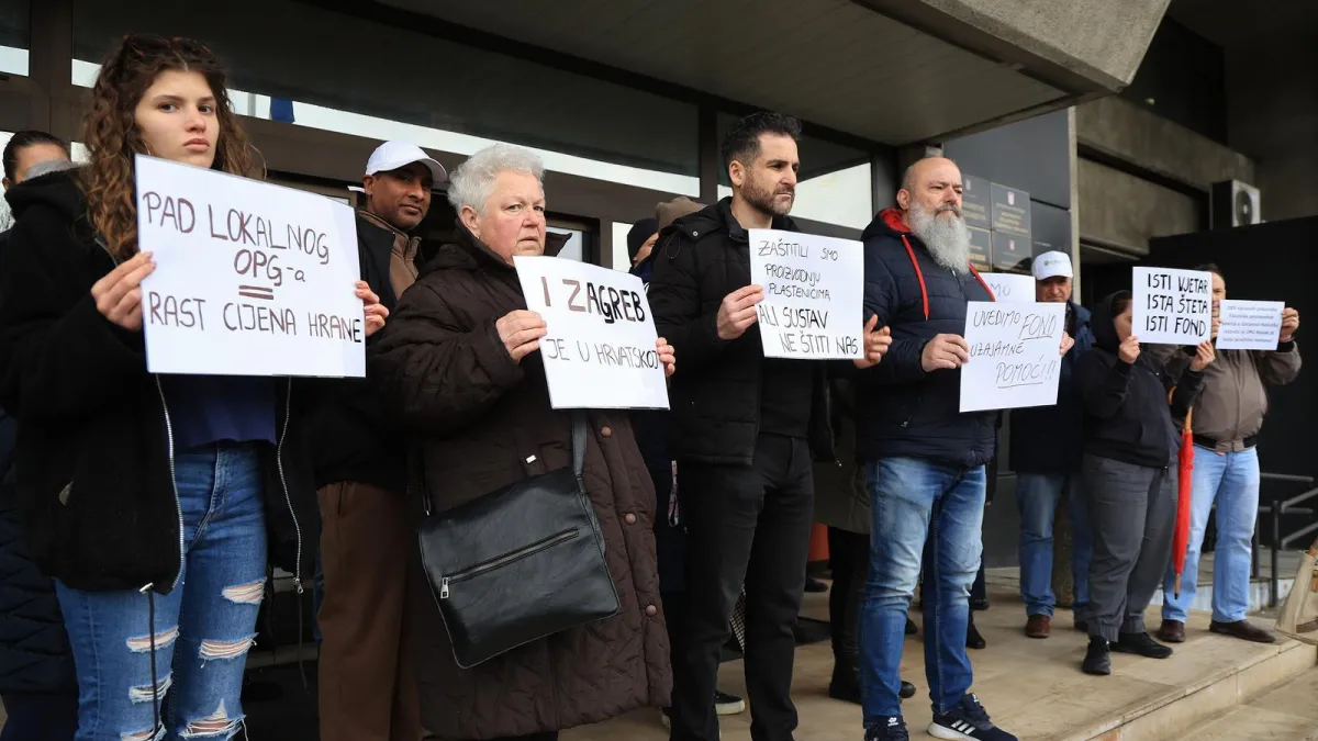 Motike zamijenili transparentima! Poljoprivrednici pred Ministarstvom: Evo što traže od Vlade