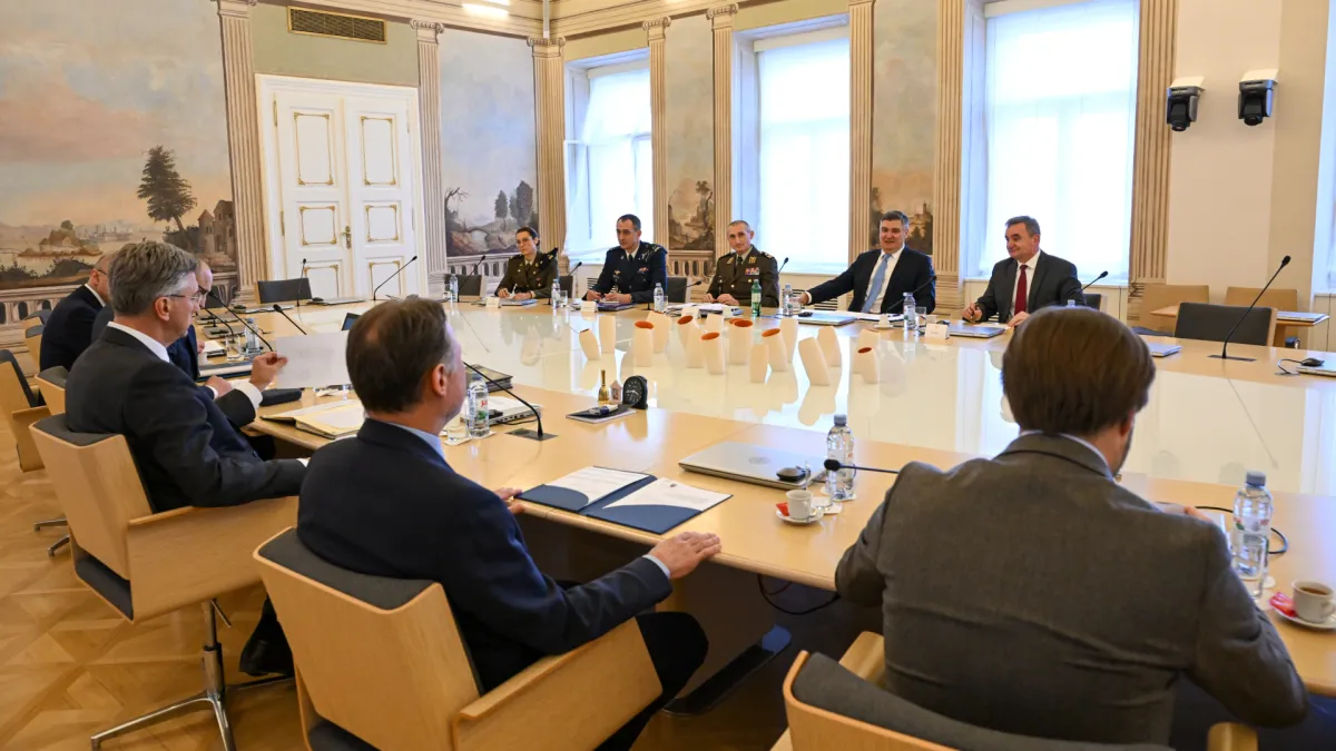 Pušu li novi vjetrovi između Banskih dvora i Pantovčaka? Plenković i Milanović napokon mirno razgovarali