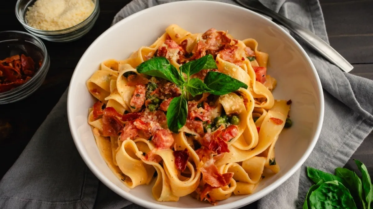 Trebat će vam samo 7 sastojaka: Recept za tjesteninu koju svi vole, a gotova je za 15 minuta