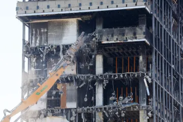 Počelo je? Bageri s bušilicom stigli pred Vjesnik, pogledajte što rade neboderu