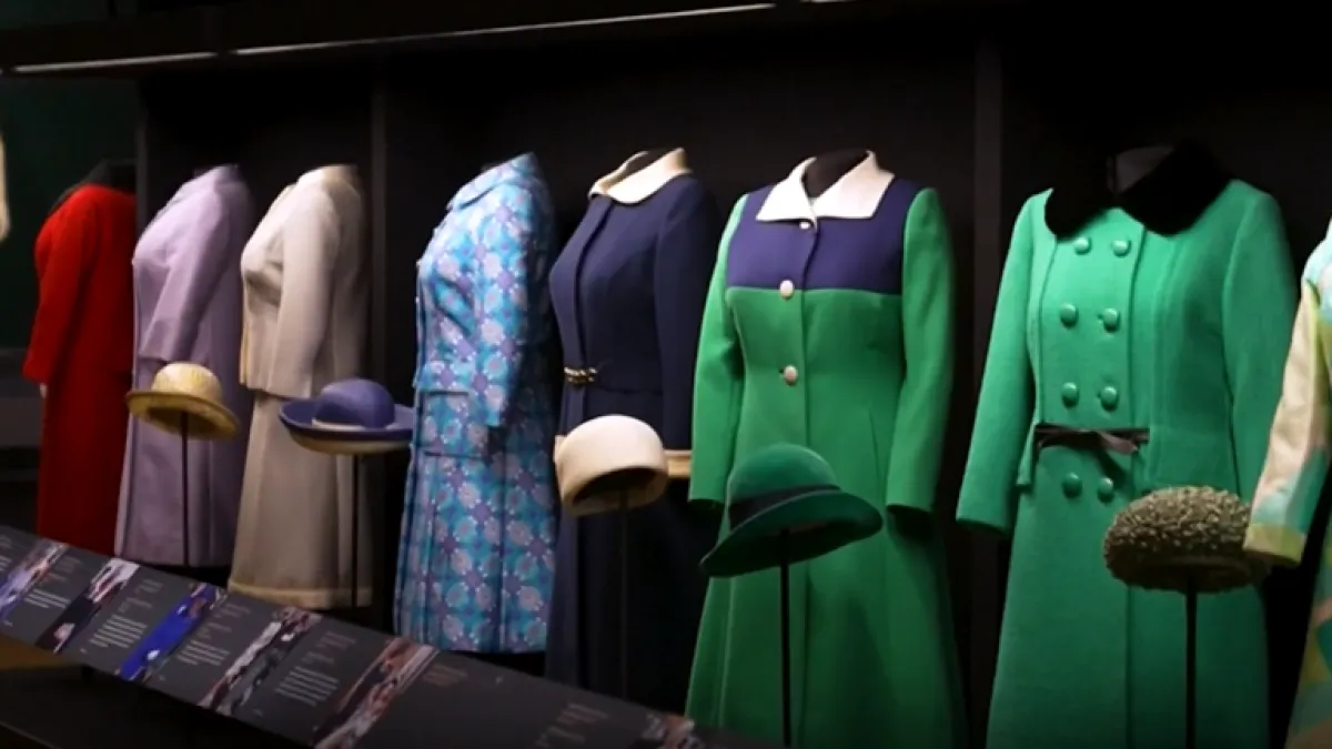 Otvara se velika izložba posvećena Elizabeti II: Otkriveno je kako se oblačila kroz godine