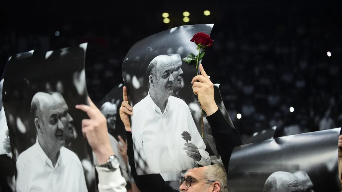 Muk u Areni pa gromoglasno ‘Dule!’: Ovako su se Grobari oprostili od svog 'Generala'