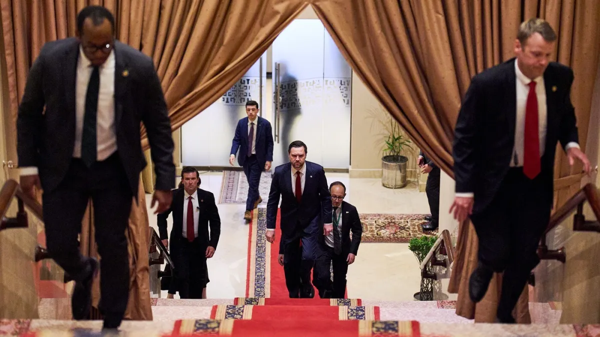 U strogo čuvanom hotelu pregovara se o Bliskom istoku iako je Trump već proglasio pobjedu