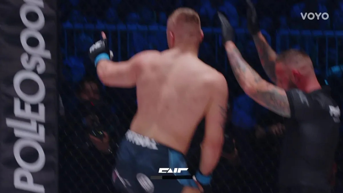 Kraj meča je šokirao komentatore: 'Mogao je izaći, trebao je to napraviti'