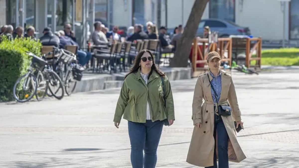 Dama u baloneru ukrala poglede na karlovačkoj špici: Pogledajte tko se sve prošetao gradom