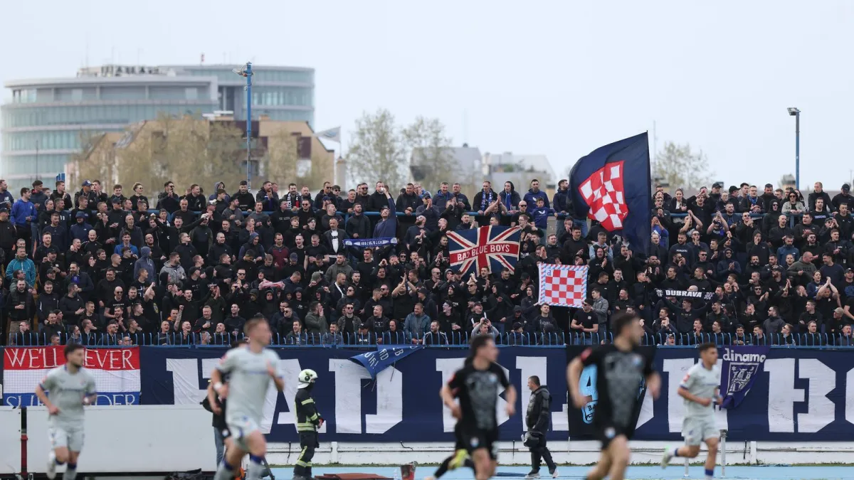 Crno u Osijeku: Boysi mahali sumnjivom zastavom, ali svi su gledali u trenera Vukovara