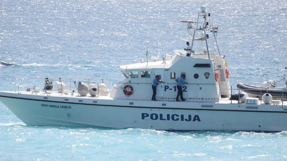 Na njemačkoj brodici buknuo požar: Potonula je sa 150 litara goriva u spremniku