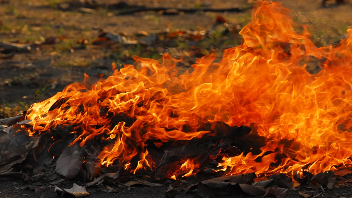 Prijeti joj do 19.900 eura kazne! Nasred ceste u Međimurju uzela baklju i napravila kaos