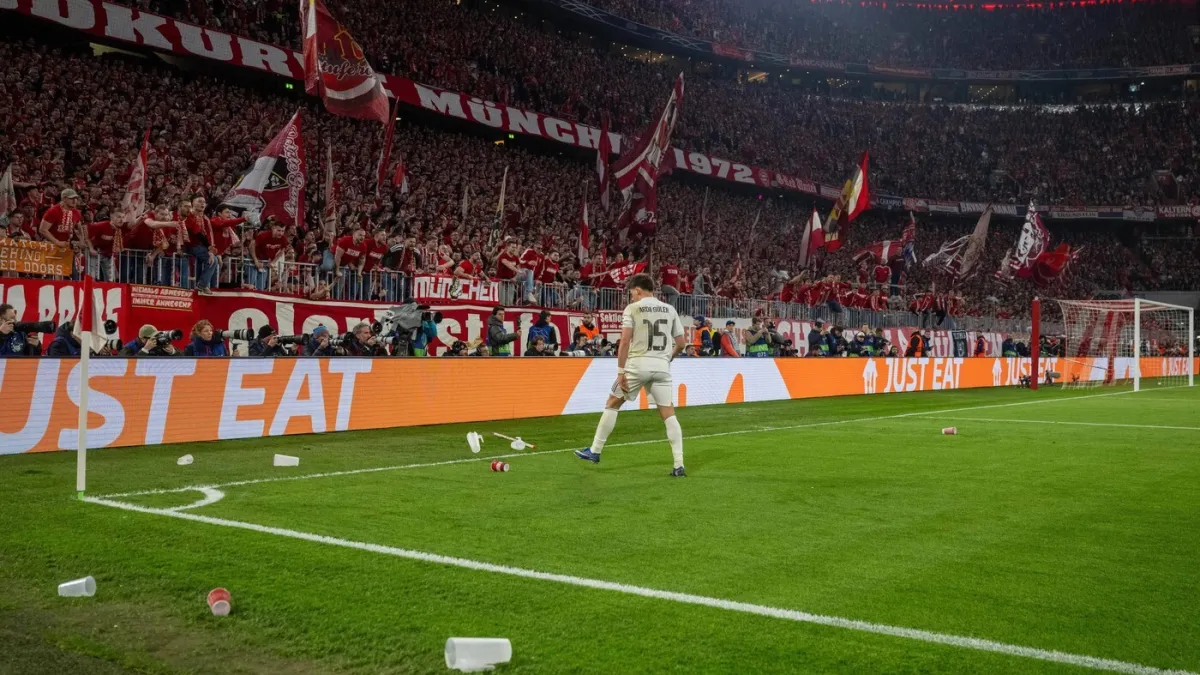 Luda koreografija i sila legendi u ložama: Pogledajte scene s utakmice koja će se zauvijek pamtiti