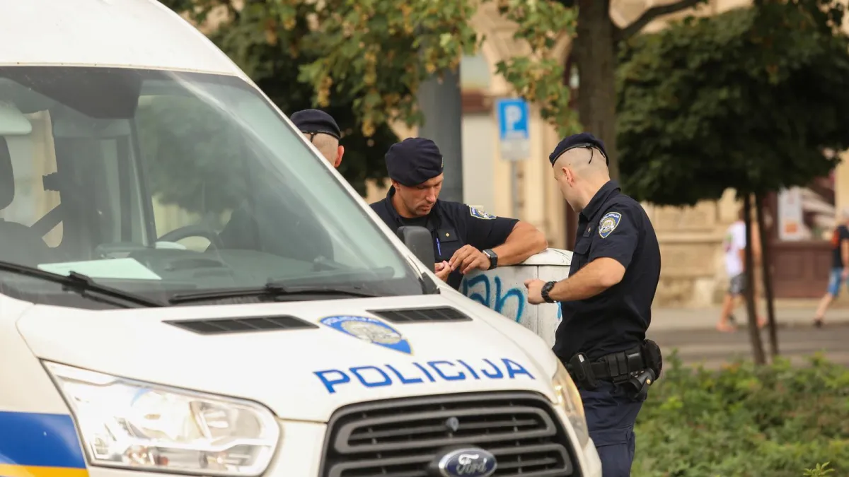 Odron zemlje i asfalta zatrpao radnika (53): Završio je u bolnici s teškim ozljedama