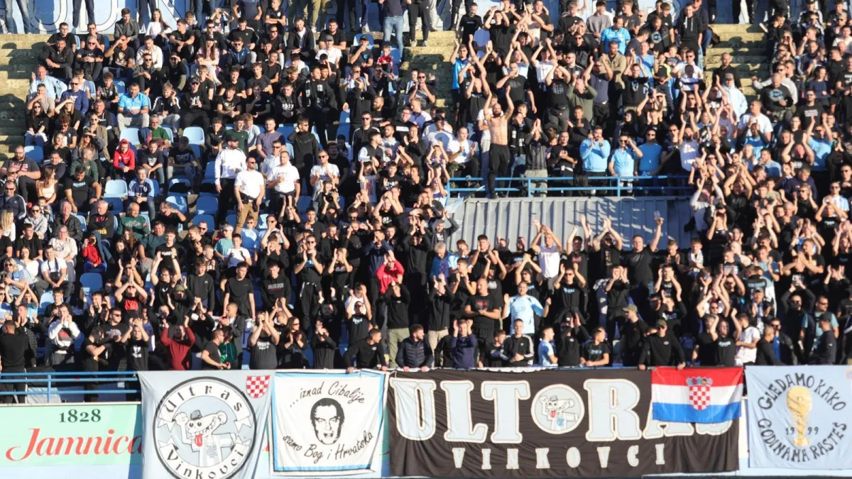 U Vinkovcima osvanuo mural legendarnog nogometaša