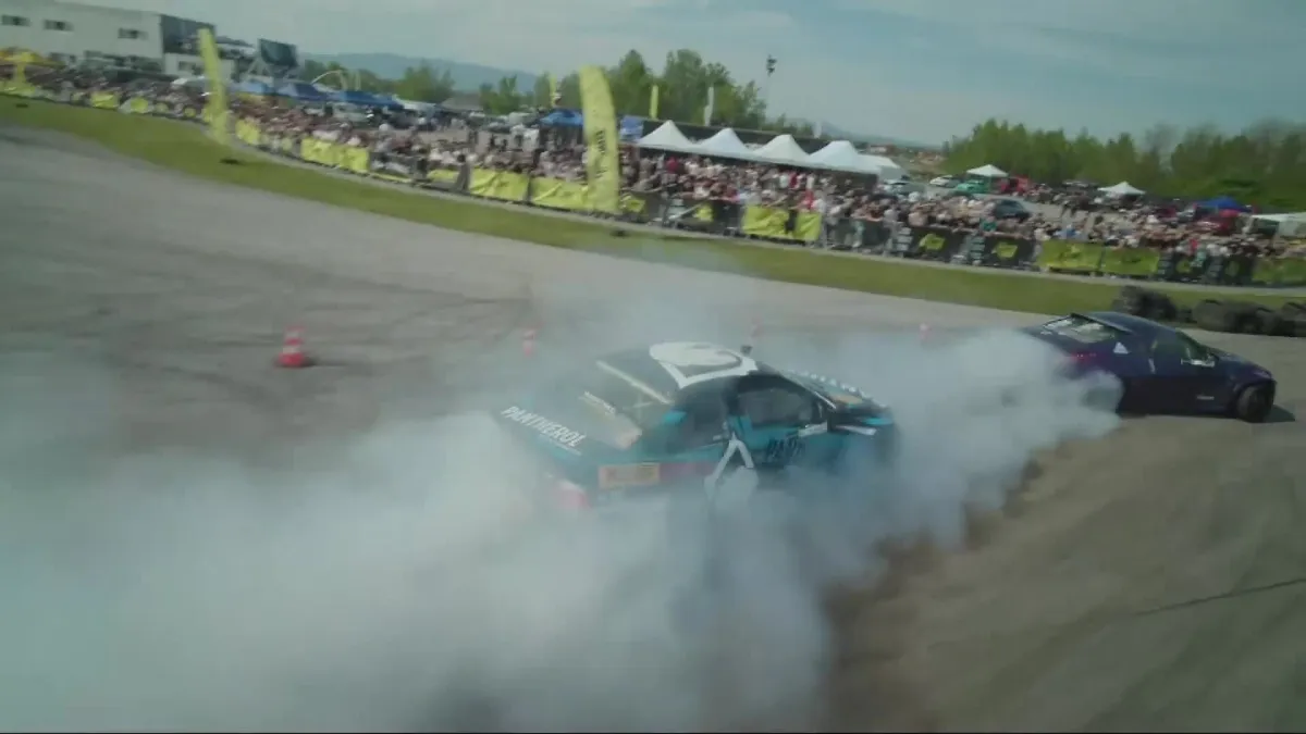 Kakav spektakl na DONUT Driftu: Rušio autom gume, sve se zadimilo
