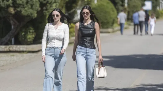 Legice i lege napunile osječku promenadu: Dvije crnke u trendi kombinacijama ukrala show