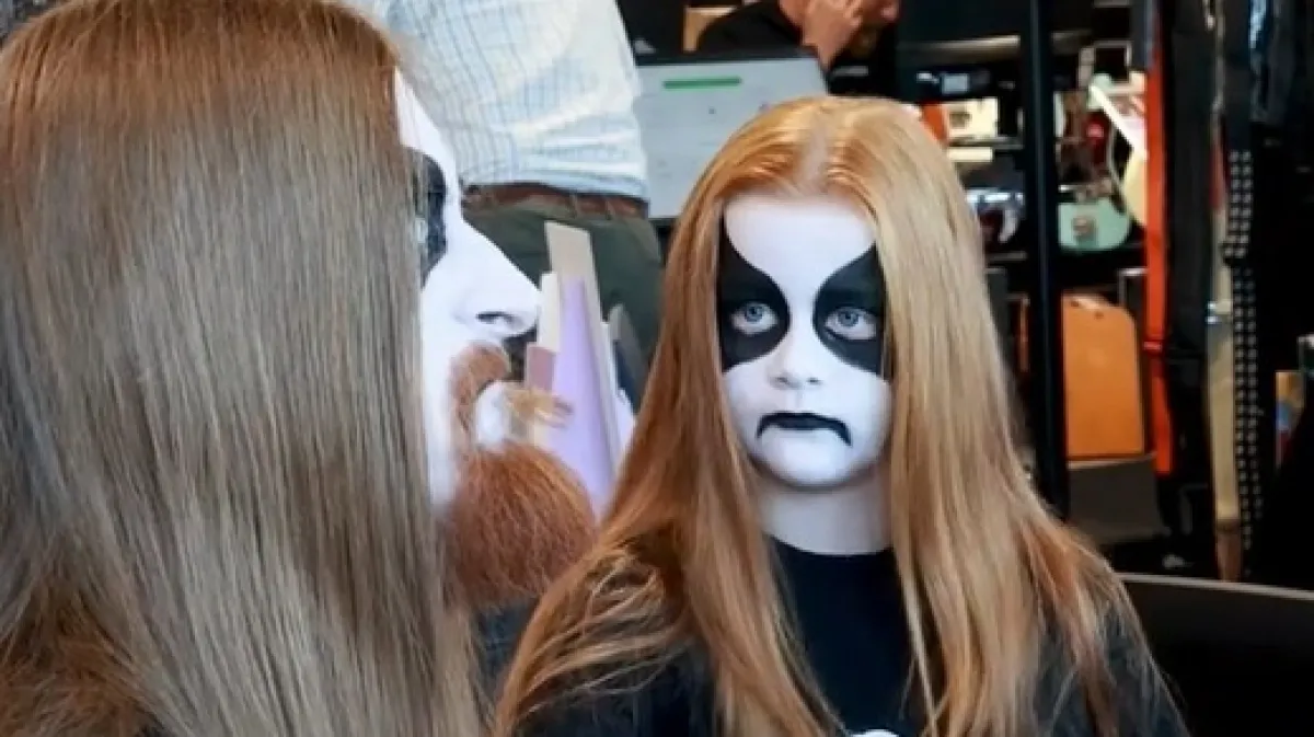 Tako to izgleda kada štovatelj black metala odvede kći u šoping