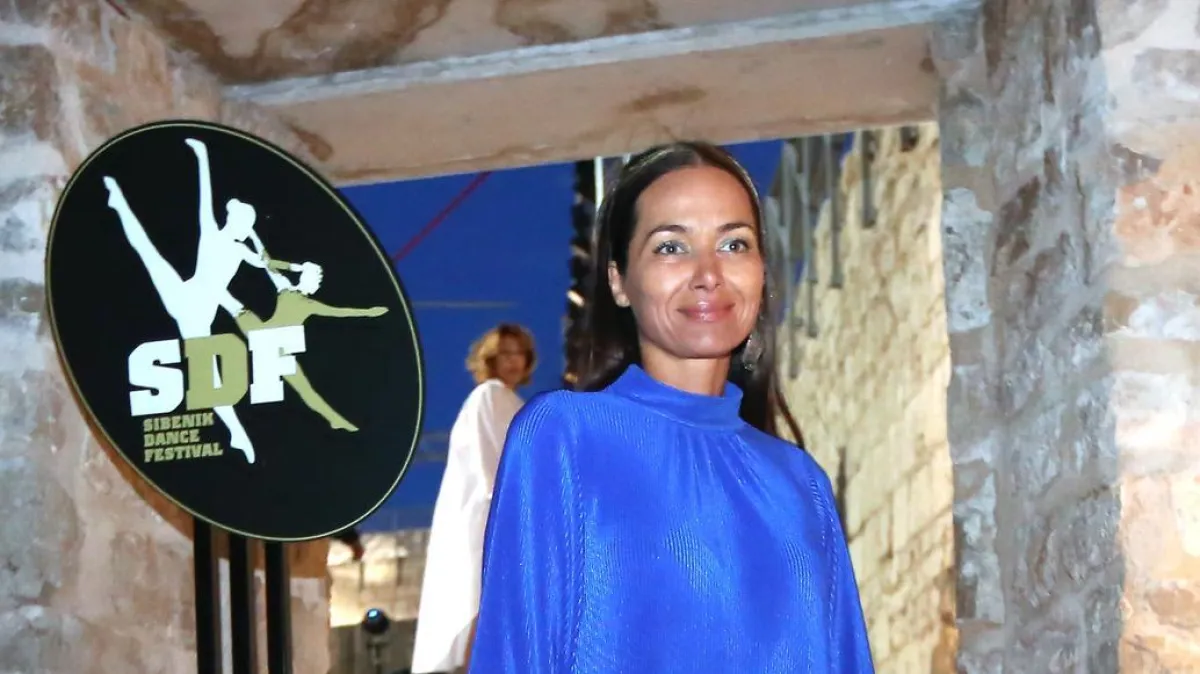 Fani Čapalija objavom vratila fanove u devedesete: Javila joj se i Giulianova supruga