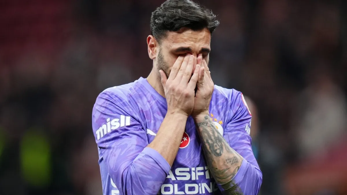 Navijači ga izviždali, on završio u suzama: Potez igrača Galatasaraya oduševio sve