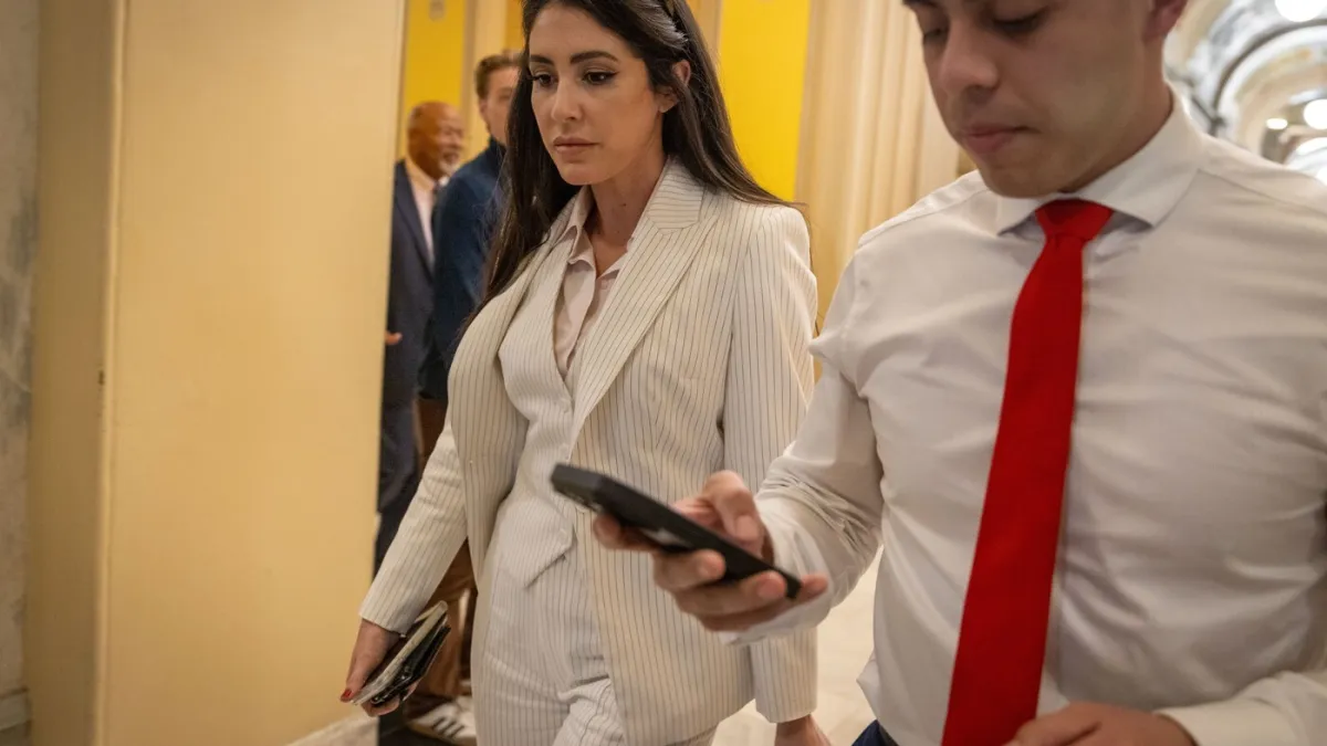 Kongresnica iznijela zapanjujuću teoriju zavjere koja govori o anđelima i izvanzemaljcima