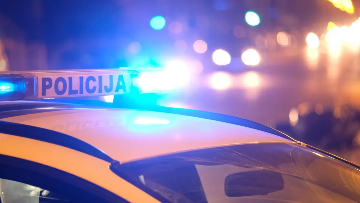 Skrivio lančani sudar u Istri pa pobjegao s mjesta nesreće: Jedna osoba teško ozlijeđena