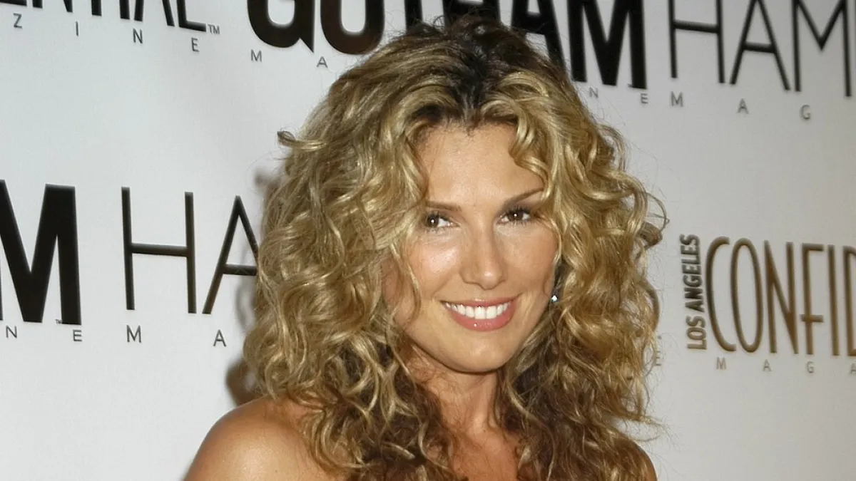 Sjećate li se zavodljive Daisy iz 'Baywatcha'? Pogledajte kako s 59 godina izgleda u badiću