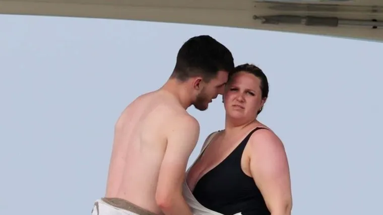 Djevojka zvijezde Arsenala na udaru zbog izgleda, Tudor svjedočio sramoti: 'Kako može&scaron; biti s njom'