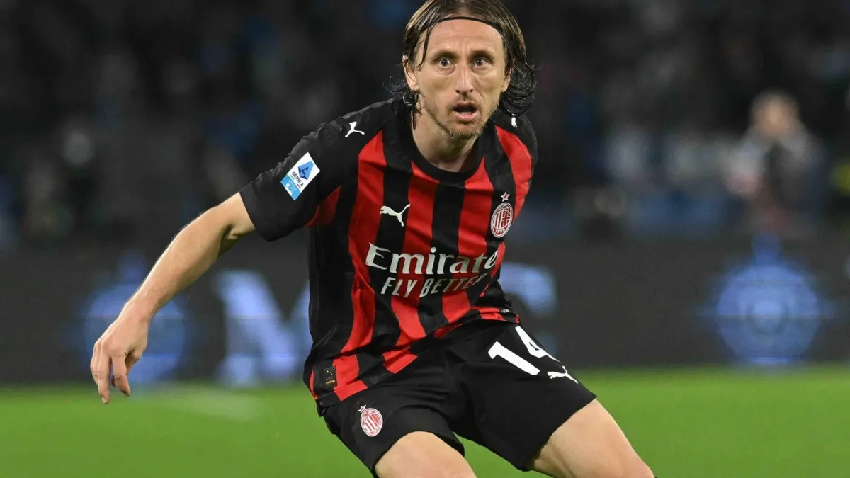 Modrić napisao samo nekoliko riječi i sve oduševio: 'Luka, daj ti nama poklon - i potpiši!'