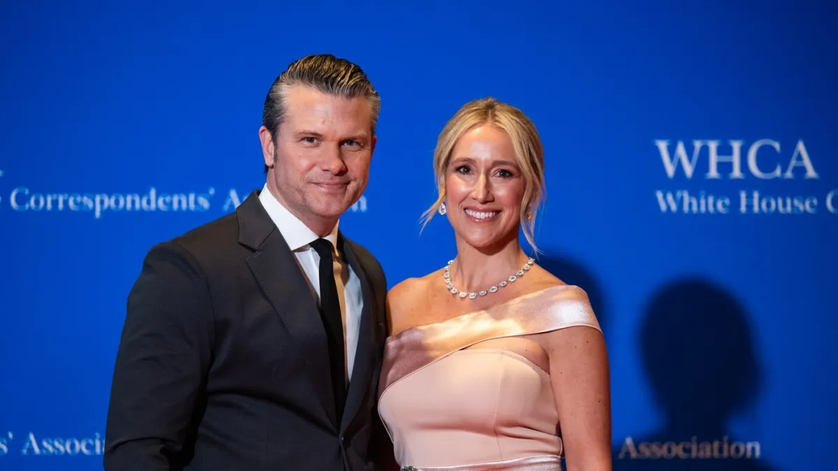 Supruga američkog ministra na druženje s Trumpom stigla u haljini s Temua!