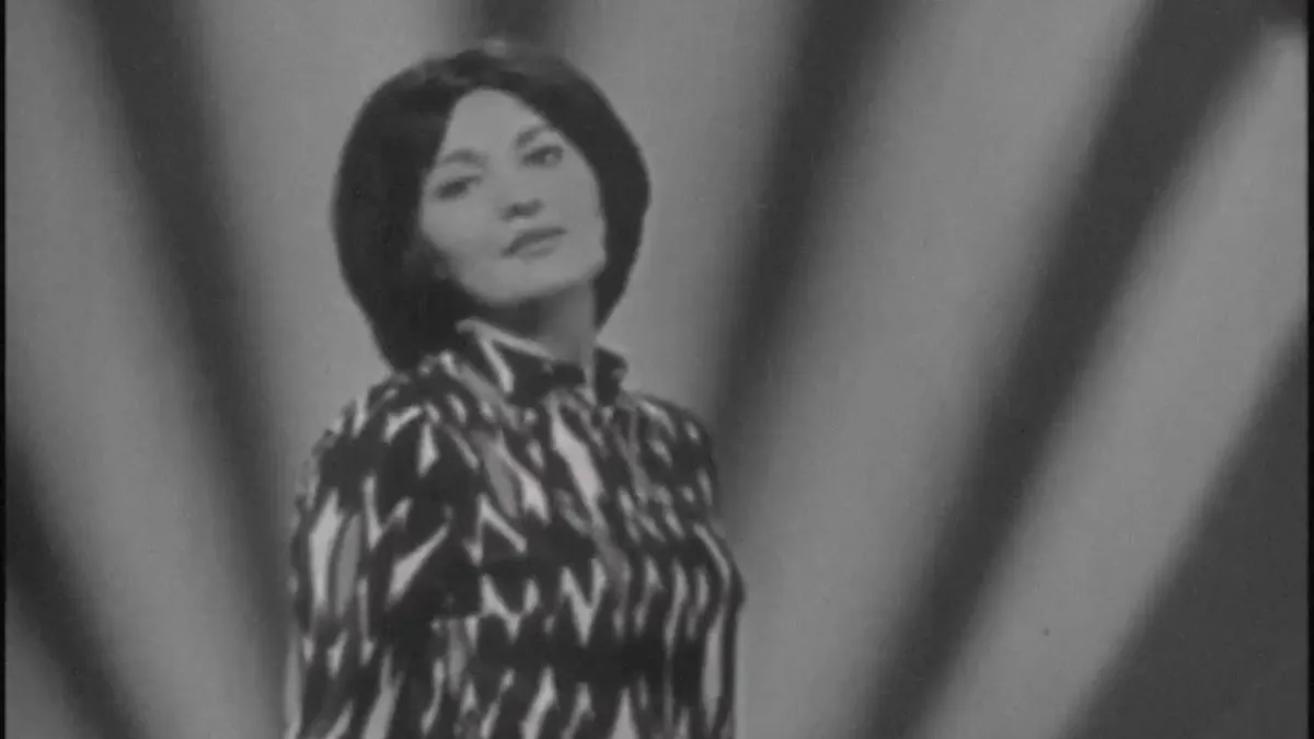 Nevjerojatna životna priča Tereze Kesovije: Glazbena diva koja je osvojila Francusku