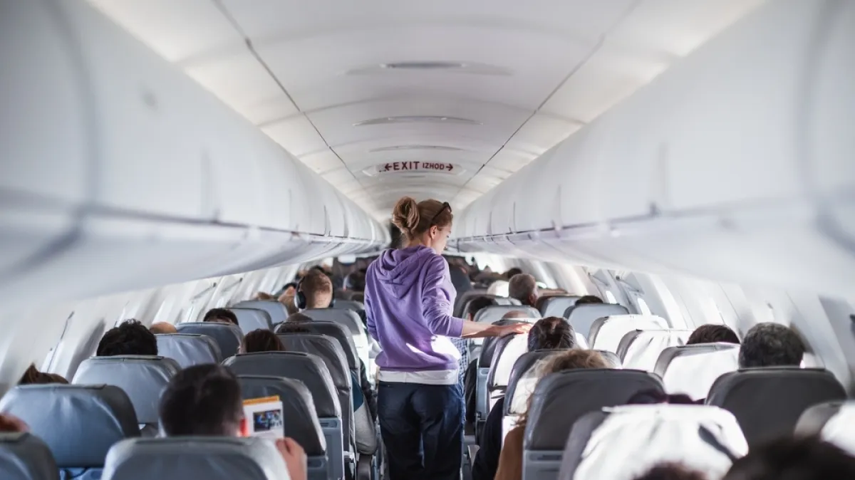 Putnici pobjesnili na ženu u avionu: Mali uređaj izazvao veliki problem u mraku